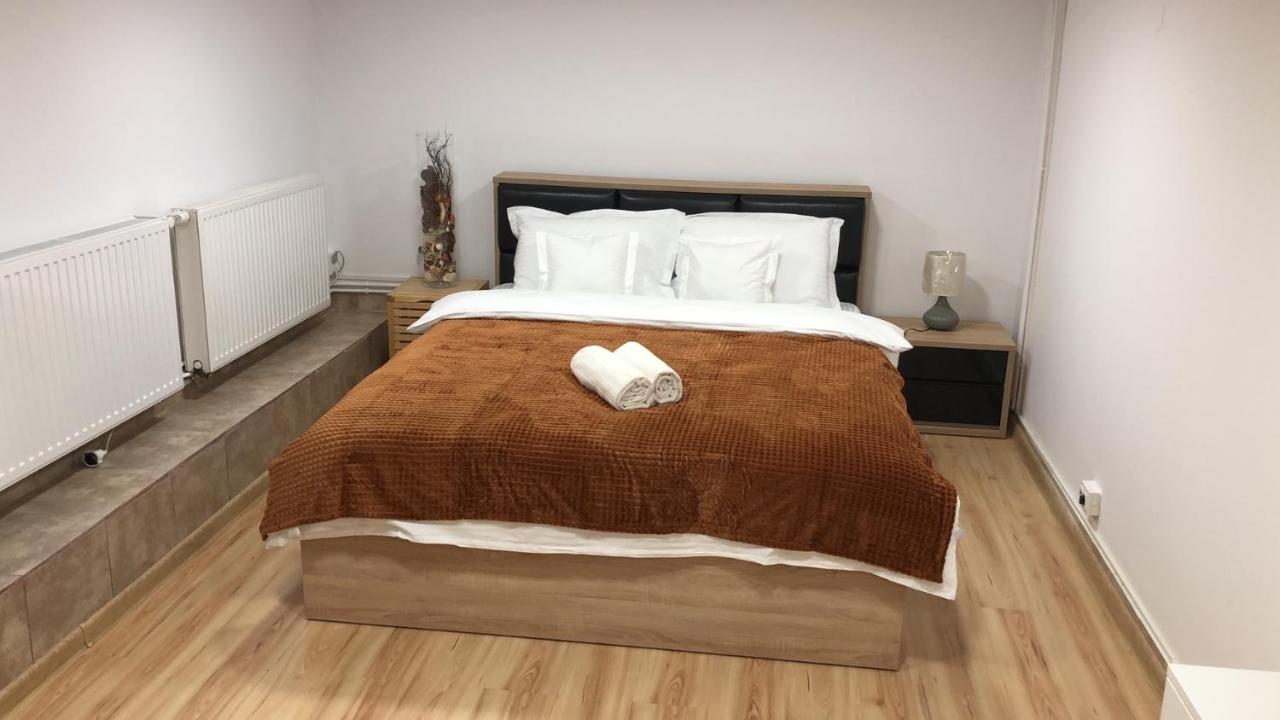 Gaby 2 Apartment Brasov Bagian luar foto